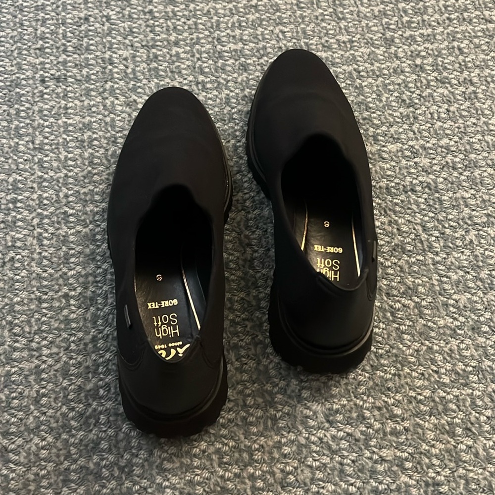 Women’s Ara  Kempton black shoe.